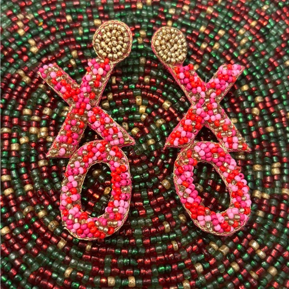 🩵XOXO BEADED EARRINGS🩵 - Picture 2 of 7